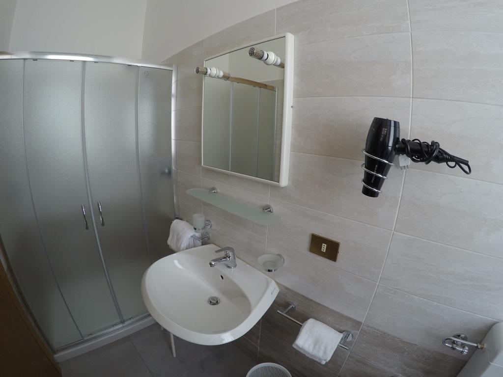 Albergo Esperia Tabiano Terme Extérieur photo